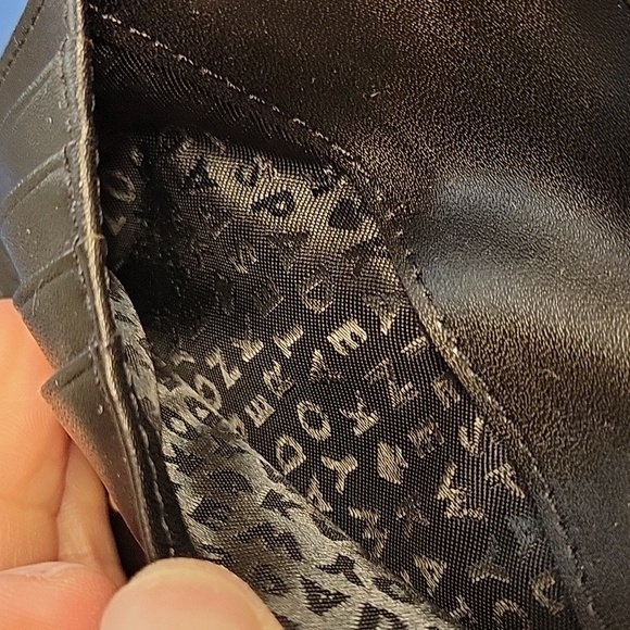 Kate Spade Patent Black Card Holder Wallet 5.5" x 4" x 0.5" Preowned - Picture 7 of 13